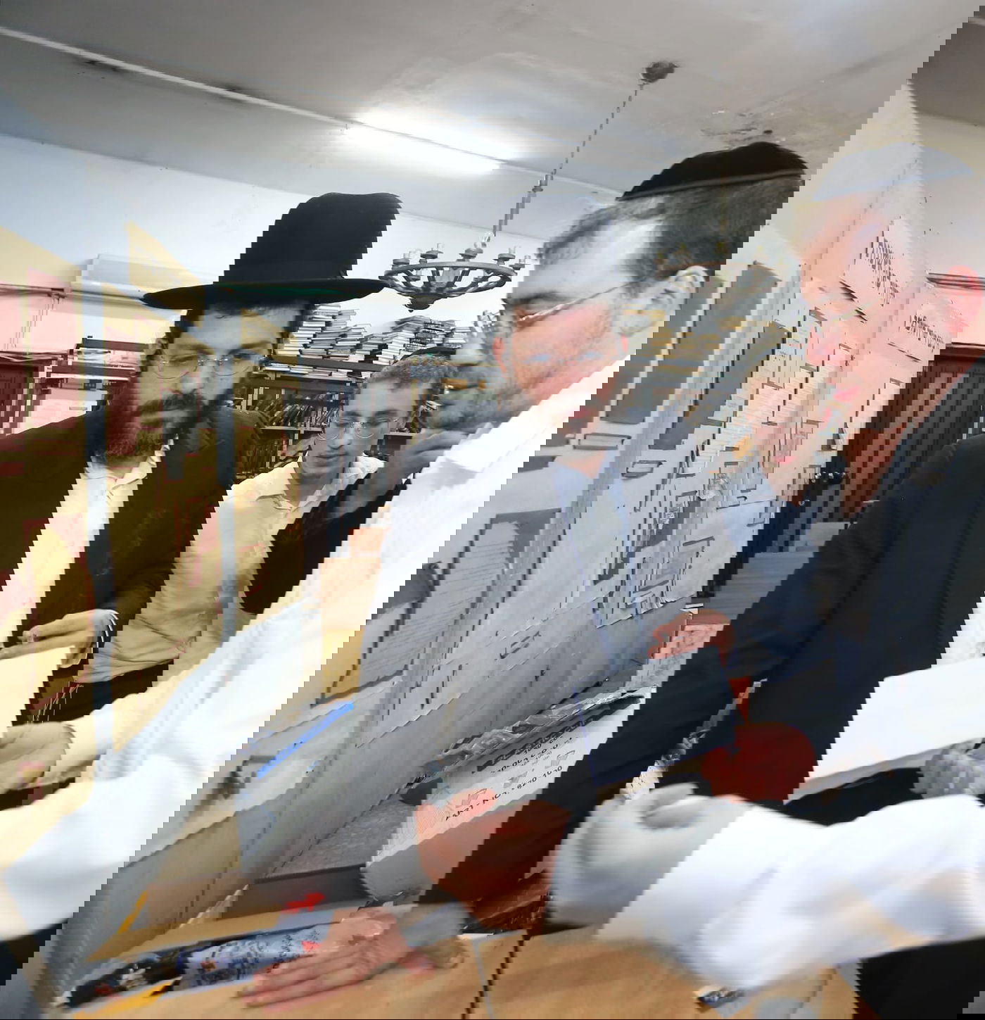 למעלה מאלף בחורים נשארו בישיבה וזכו ב'עונג שבת'