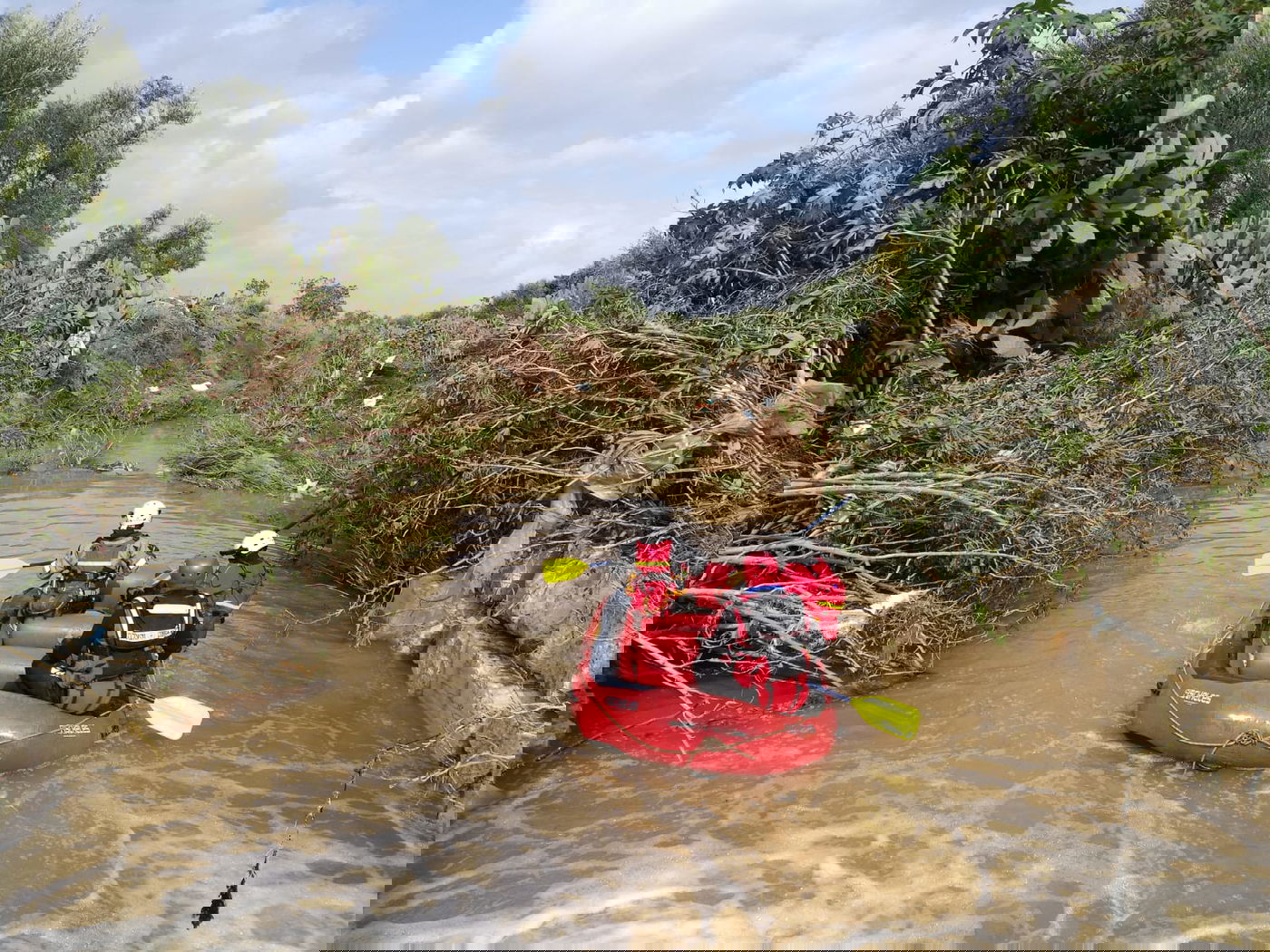 חשש שאדם נסחף בשיטפונות • צפו בחיפושים