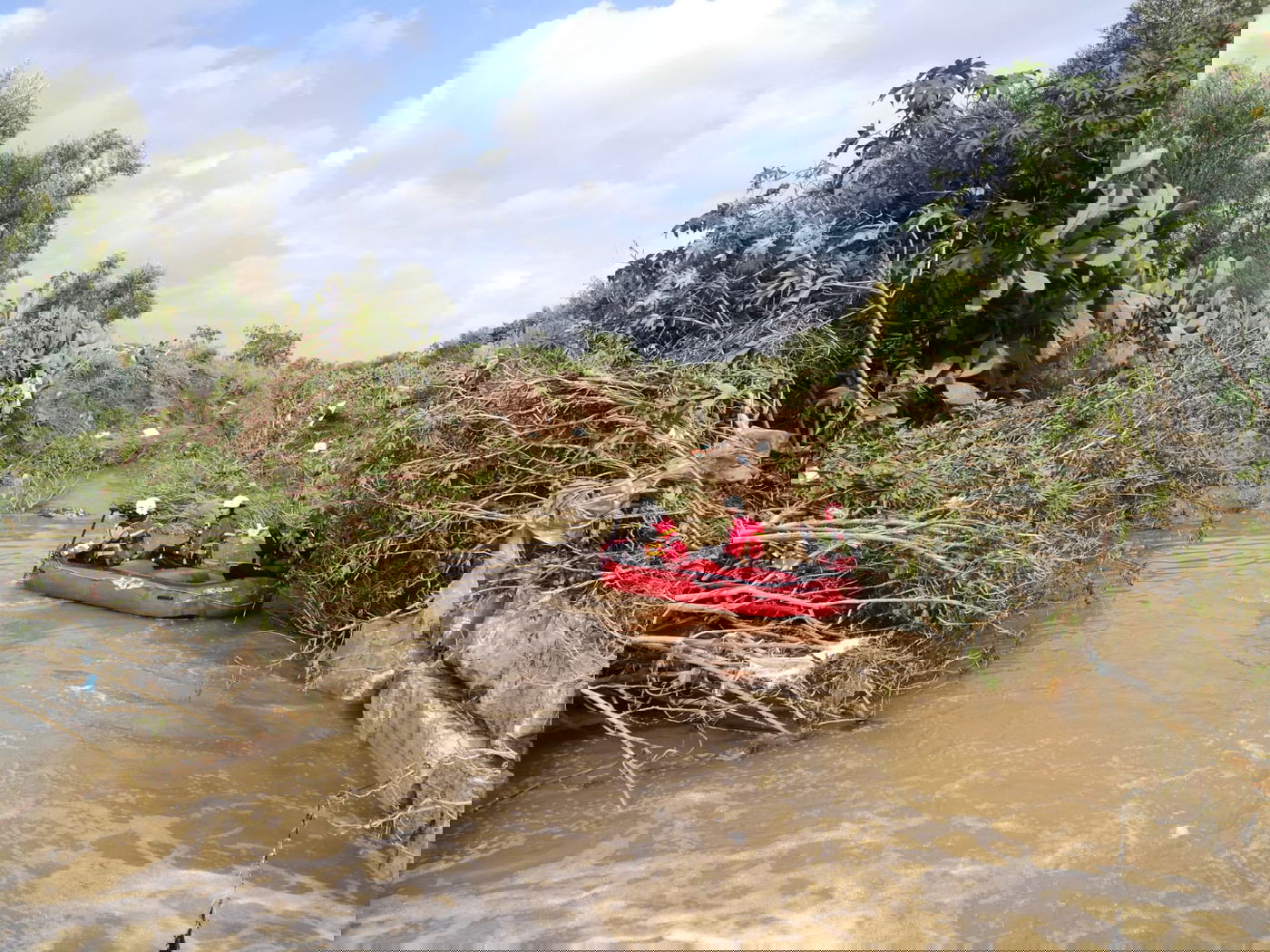 חשש שאדם נסחף בשיטפונות • צפו בחיפושים