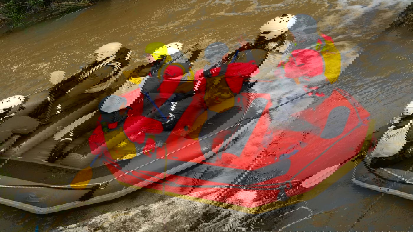 חשש שאדם נסחף בשיטפונות • צפו בחיפושים