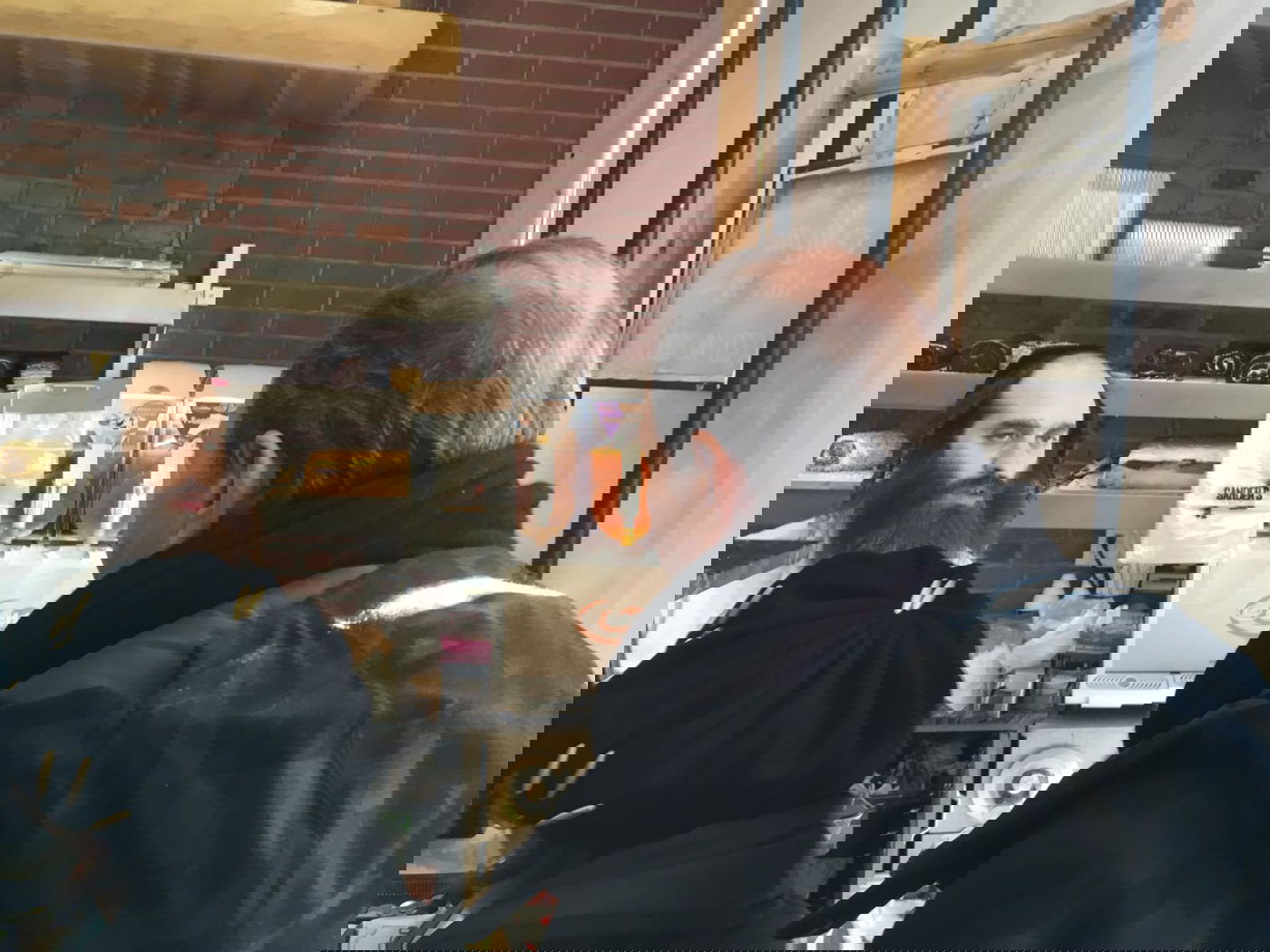 אורח בויליאמסבורג: השחקן ששון גבאי • צפו