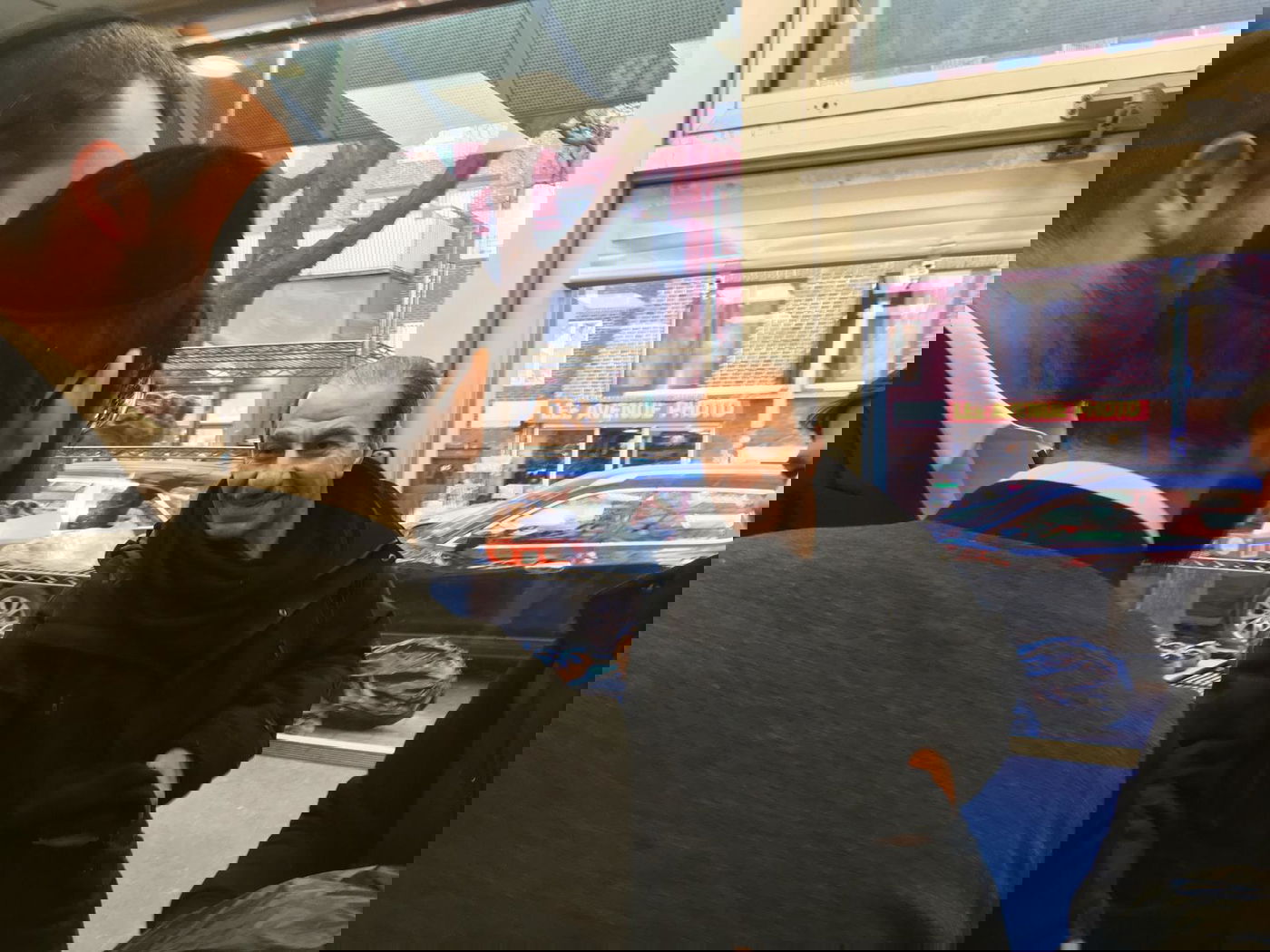 אורח בויליאמסבורג: השחקן ששון גבאי • צפו