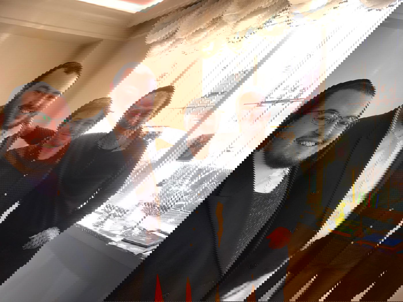 אורח בויליאמסבורג: השחקן ששון גבאי • צפו