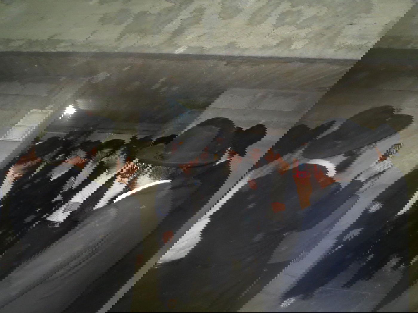 פינוי בתי הכנסת: רבני 'הפלג' נועדו בחשאי בשטיבל של גור