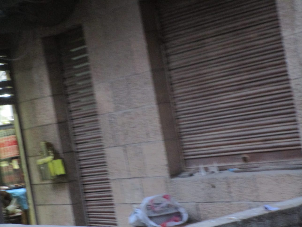 ראש הישיבה הדליק בחנוכייה חדשה • צפו