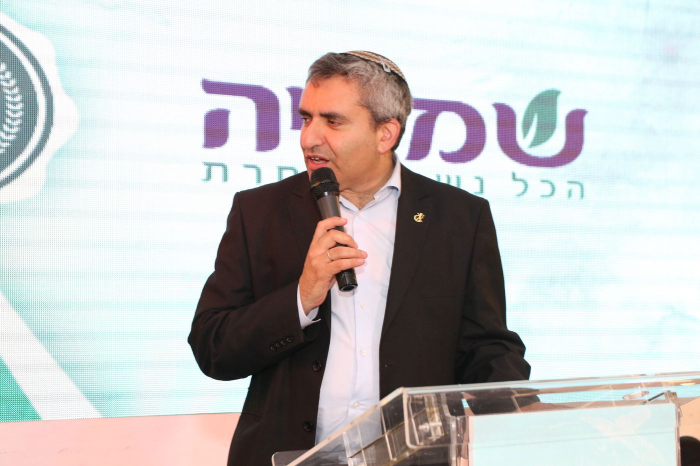 השרים והח"כים איחלו חנוכה שמח לחרשים בשפת הסימנים