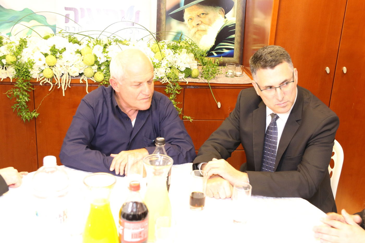 השרים והח"כים איחלו חנוכה שמח לחרשים בשפת הסימנים