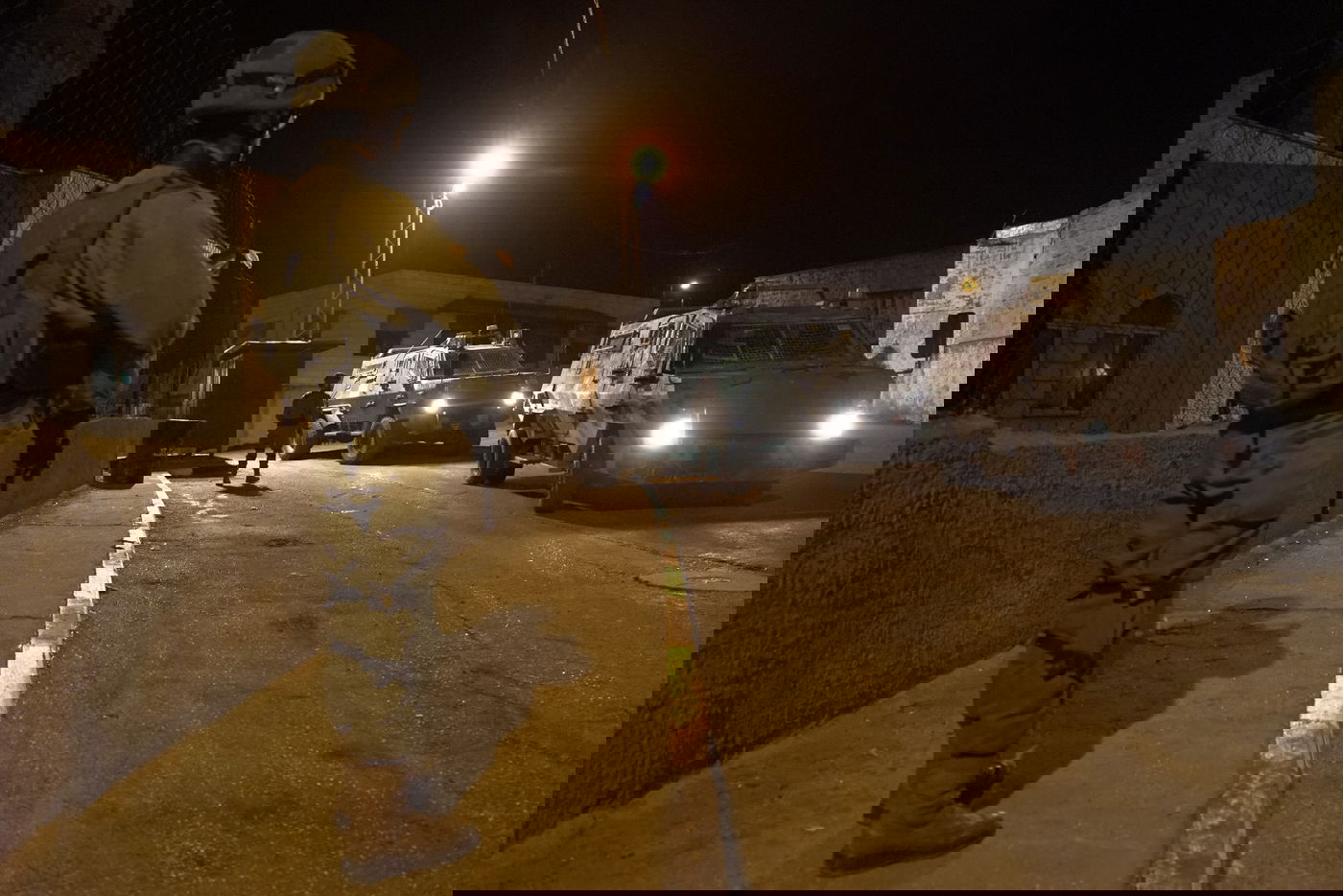 כוחות צה"ל עורכים מצוד אחר המחבל • צפו