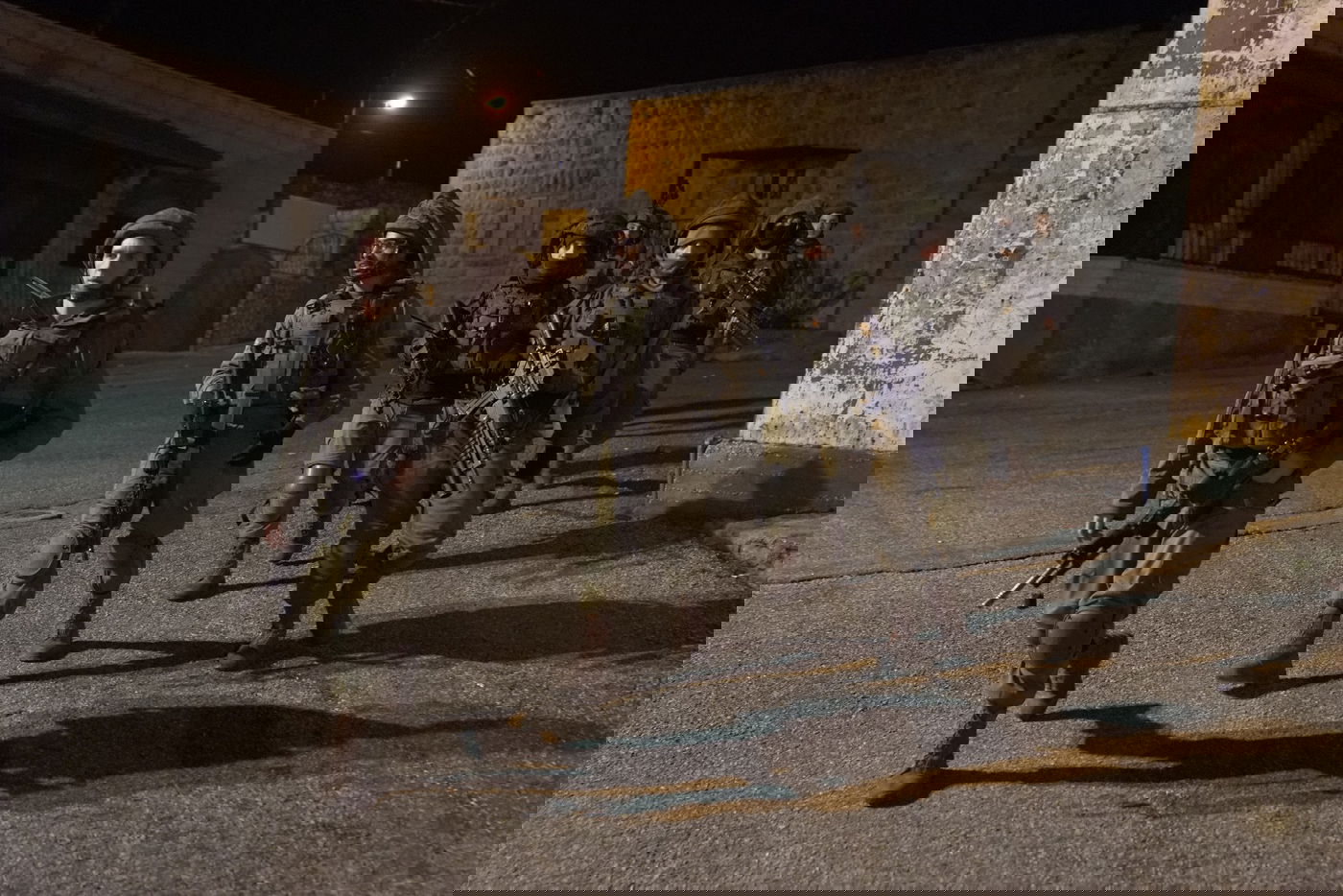 כוחות צה"ל עורכים מצוד אחר המחבל • צפו