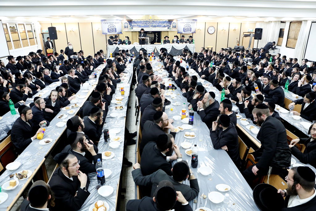 המתמידים חגגו בחנוכה עם הכרך החדש • צפו