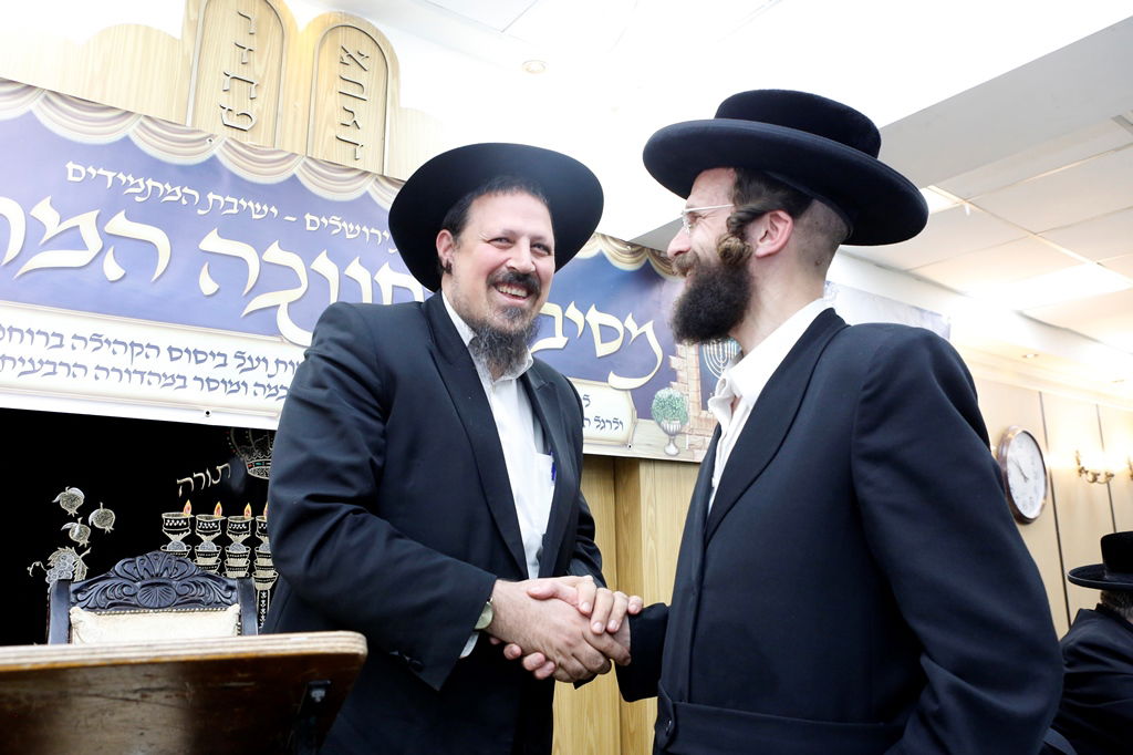 המתמידים חגגו בחנוכה עם הכרך החדש • צפו