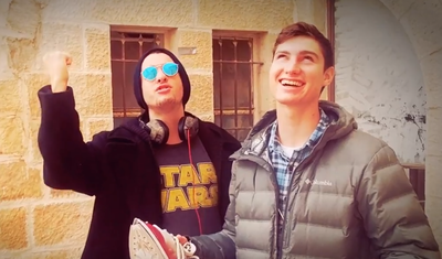 שמולי ריי ועקיבא ב"ראפ חנוכה" • צפו