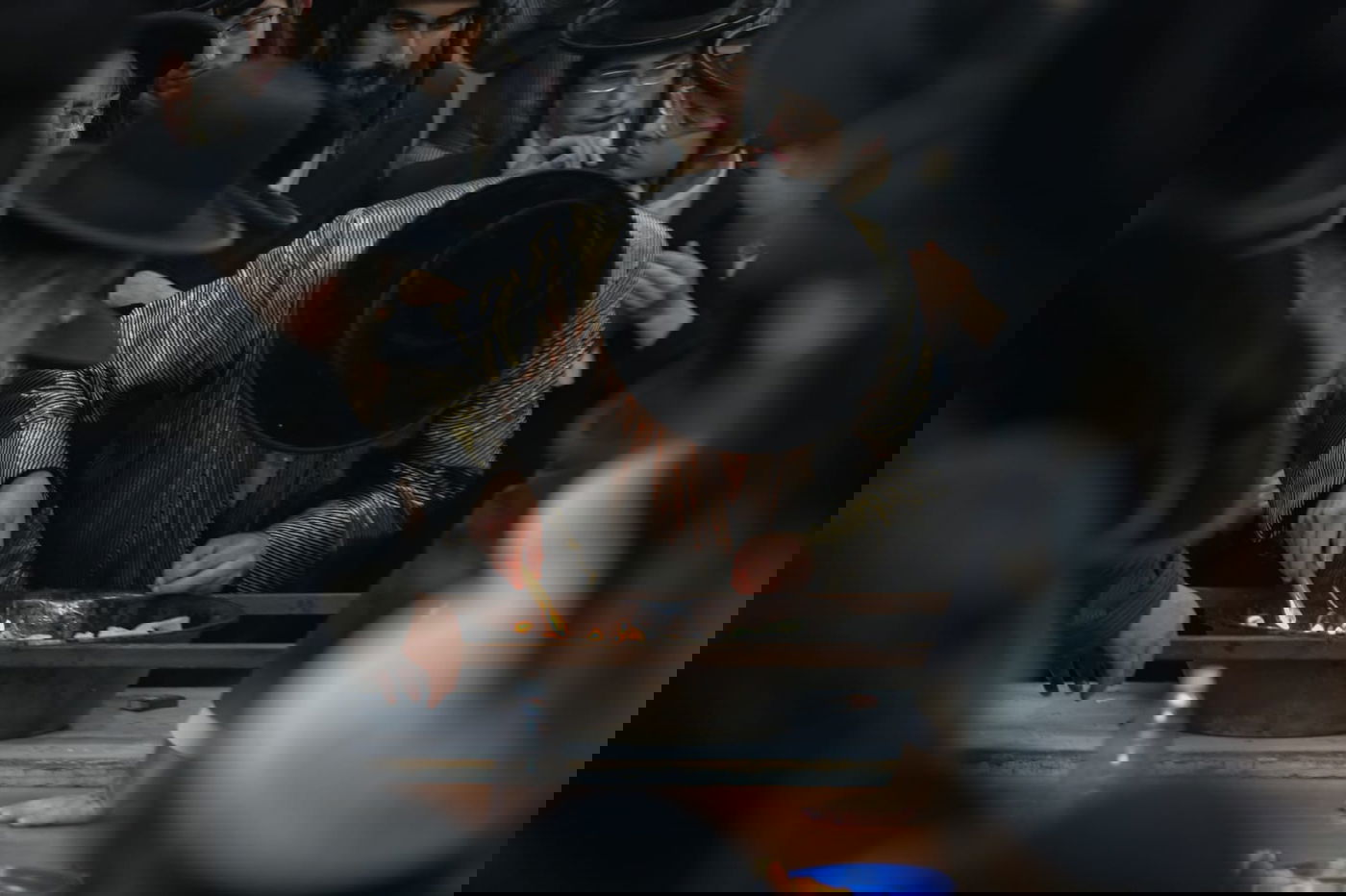 בשעת לילה: האדמו"ר שרף את הפתילות