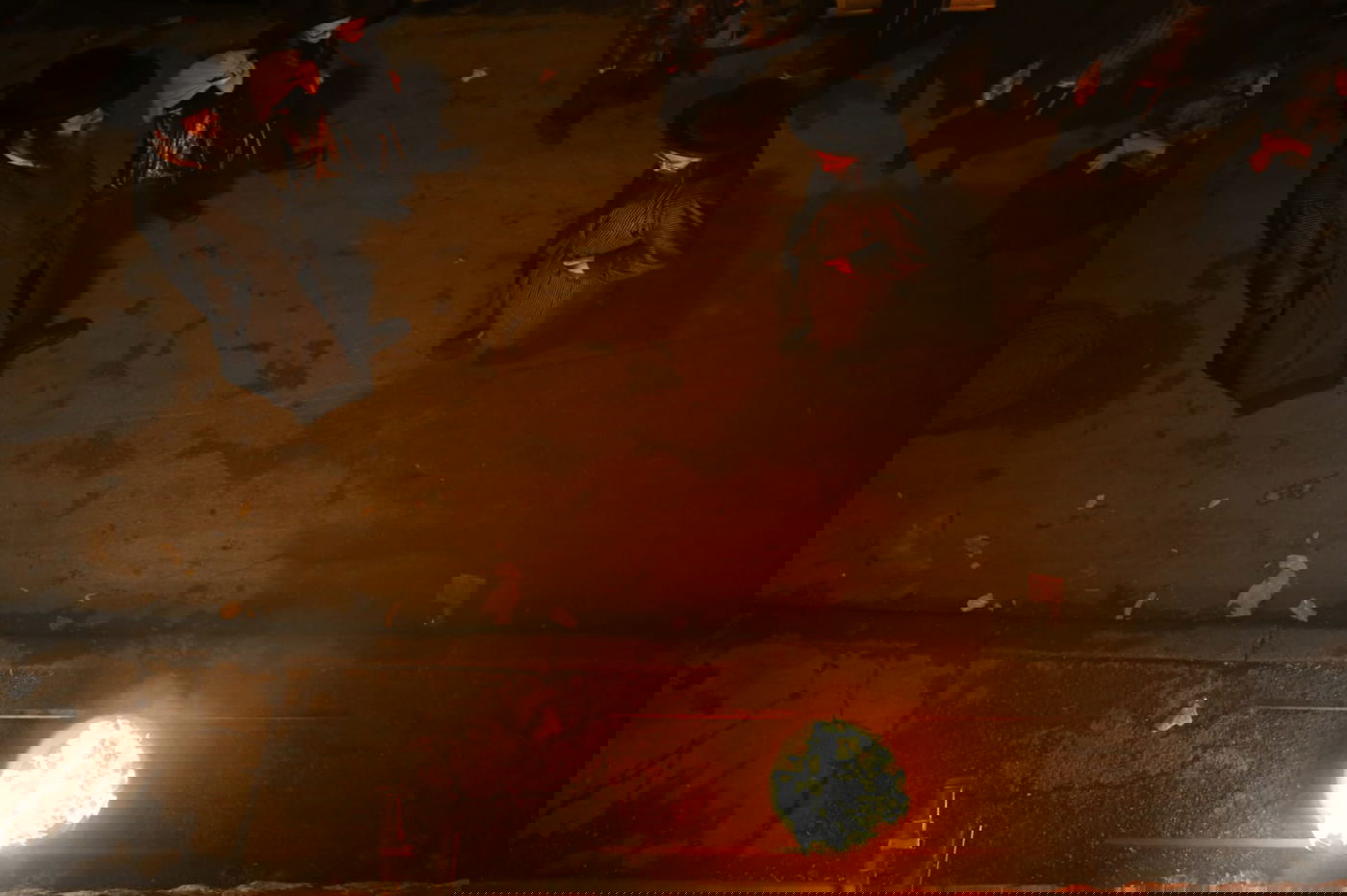 בשעת לילה: האדמו"ר שרף את הפתילות