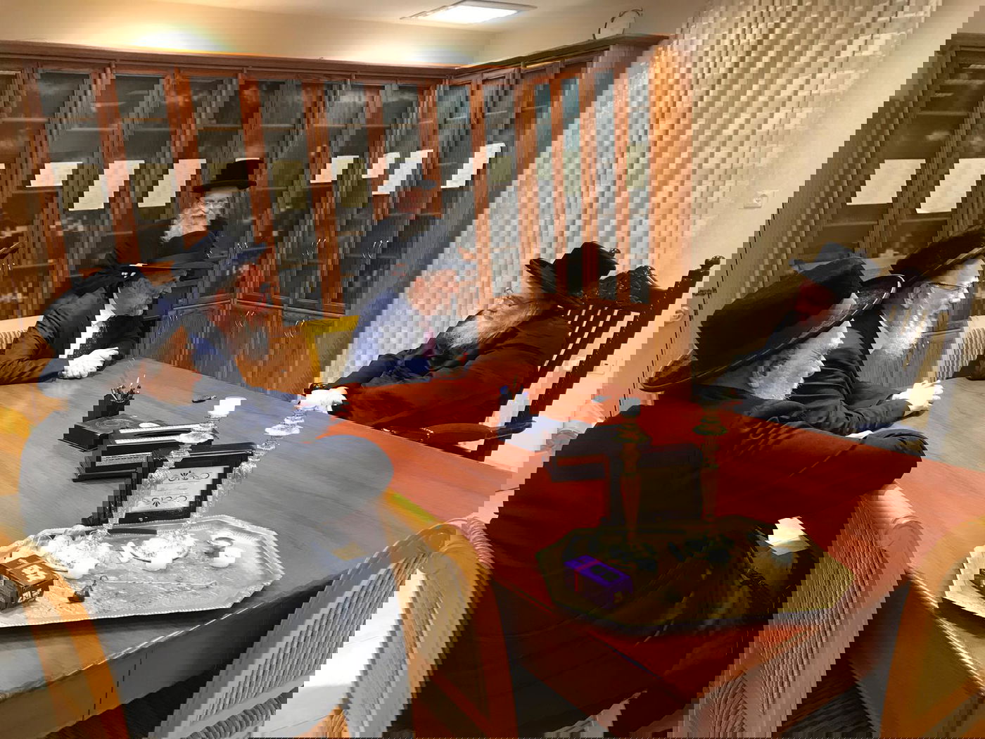 אריה דרעי נועד עם האדמו"ר מבעלזא בנושא 'חוק הגיוס'