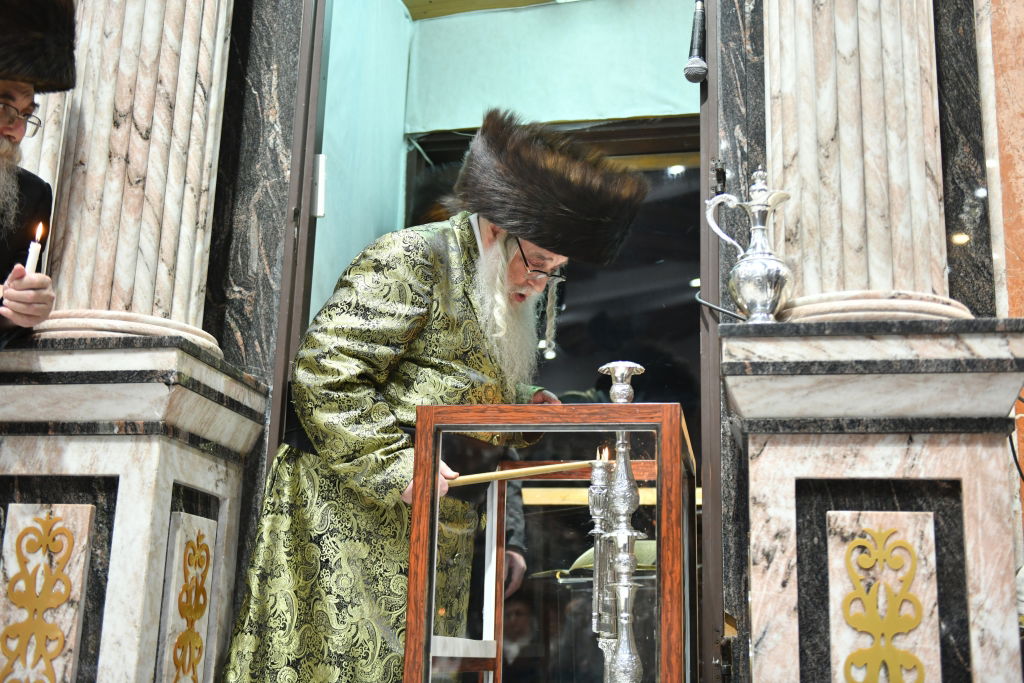 תיעוד מסכם: ימי החנוכה בחצר הקודש צאנז