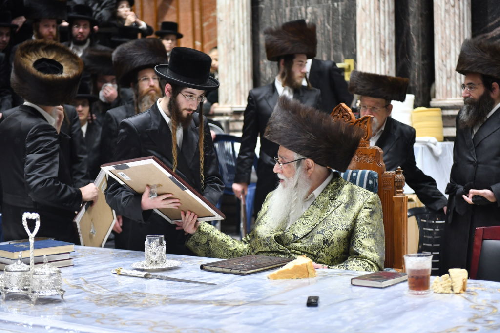 תיעוד מסכם: ימי החנוכה בחצר הקודש צאנז