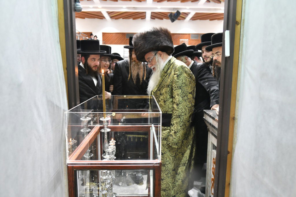 תיעוד מסכם: ימי החנוכה בחצר הקודש צאנז