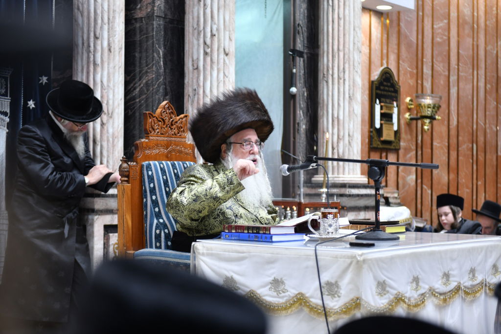 תיעוד מסכם: ימי החנוכה בחצר הקודש צאנז