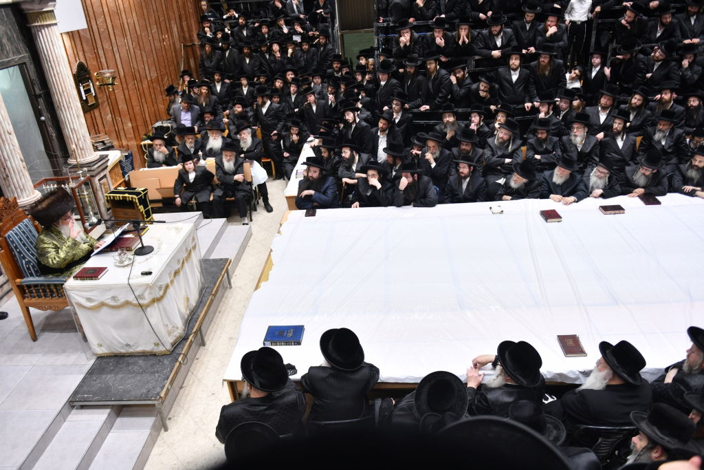 תיעוד מסכם: ימי החנוכה בחצר הקודש צאנז