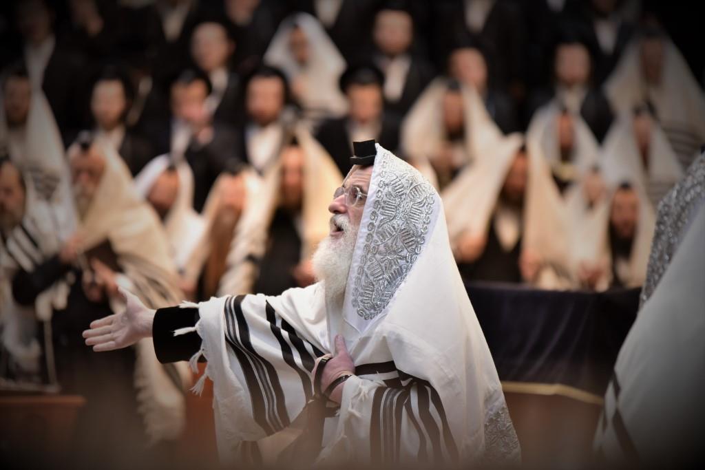 חנוכה בחצר הקודש ויז'ניץ • צפו בגלריה