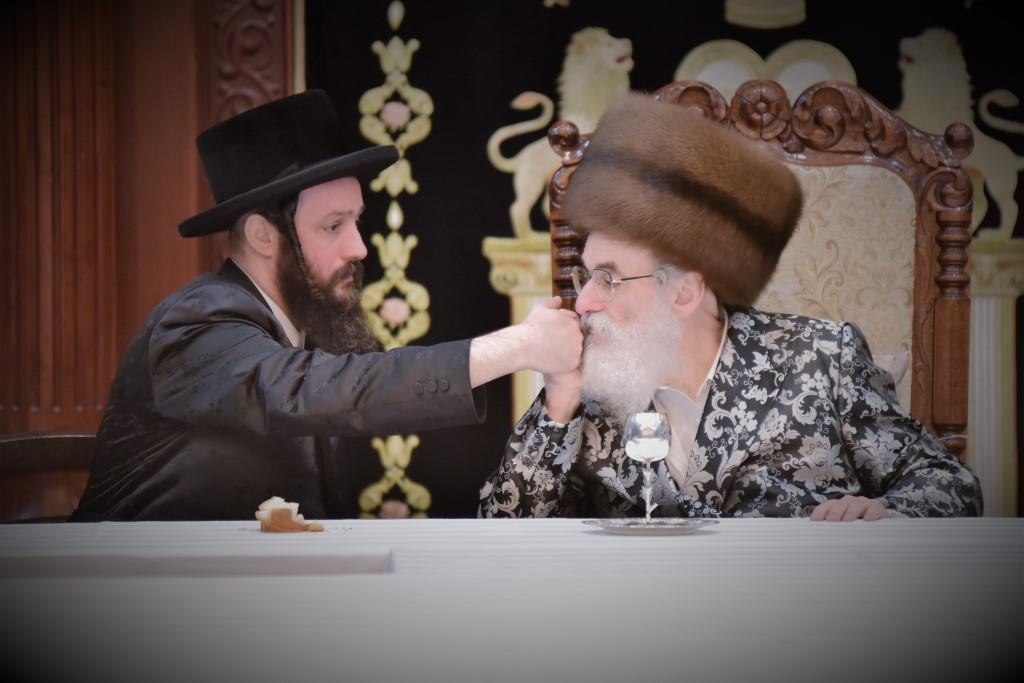 חנוכה בחצר הקודש ויז'ניץ • צפו בגלריה