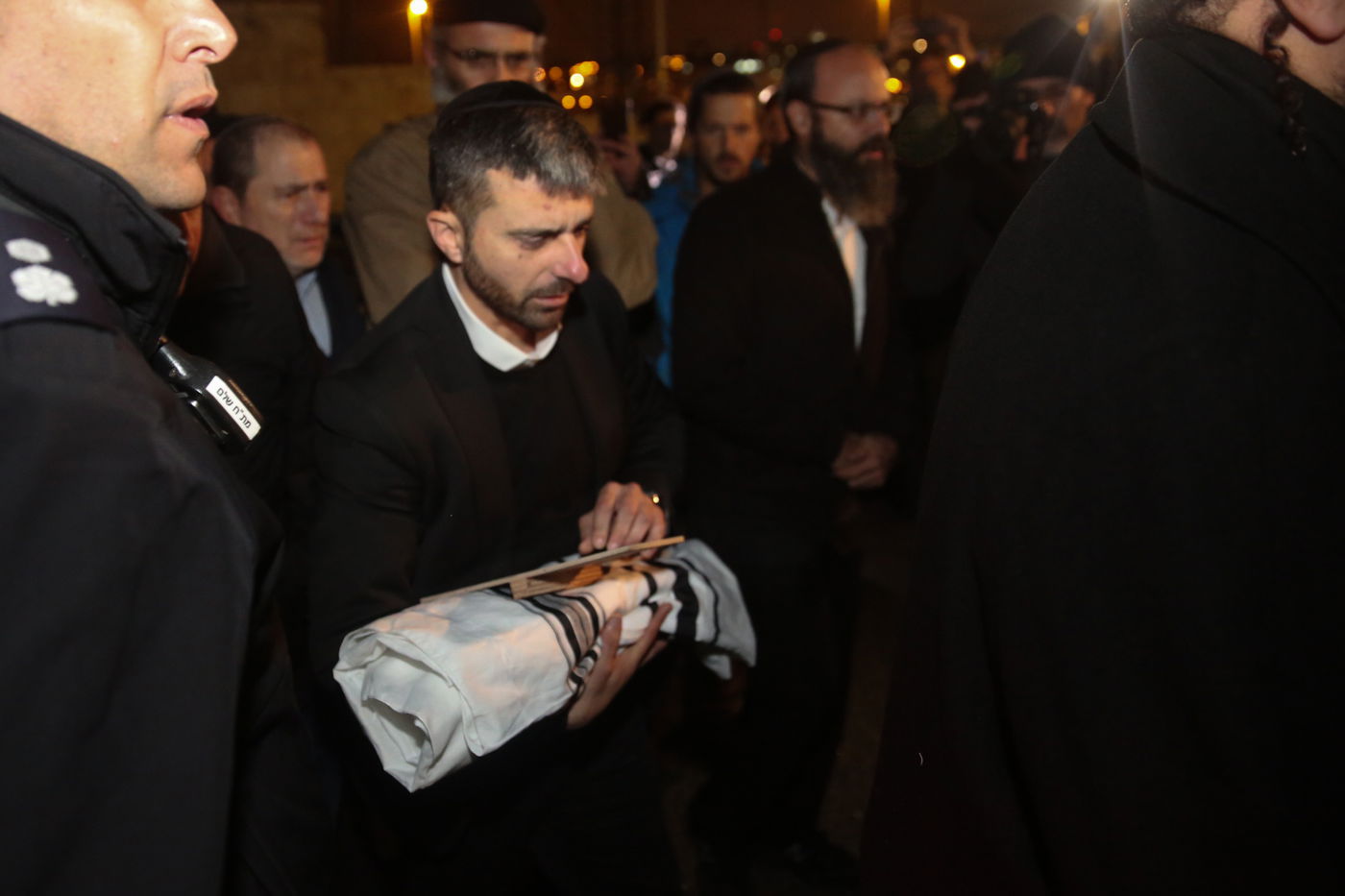 גופתו הקטנה של של ישראל איש-רן הי"ד