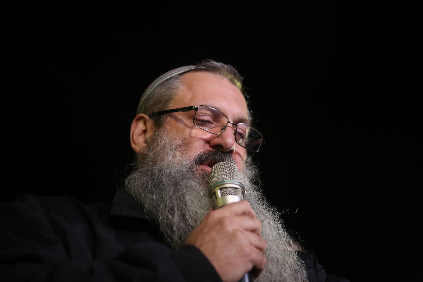 המונים בהלויית הפעוט שנרצח בפיגוע: "זכה לקיים מצוות"