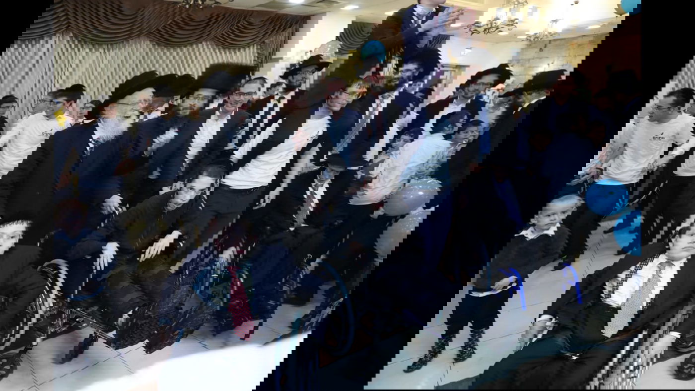 הגר"ש גלאי במסיבת חנוכה של 'נותנים'