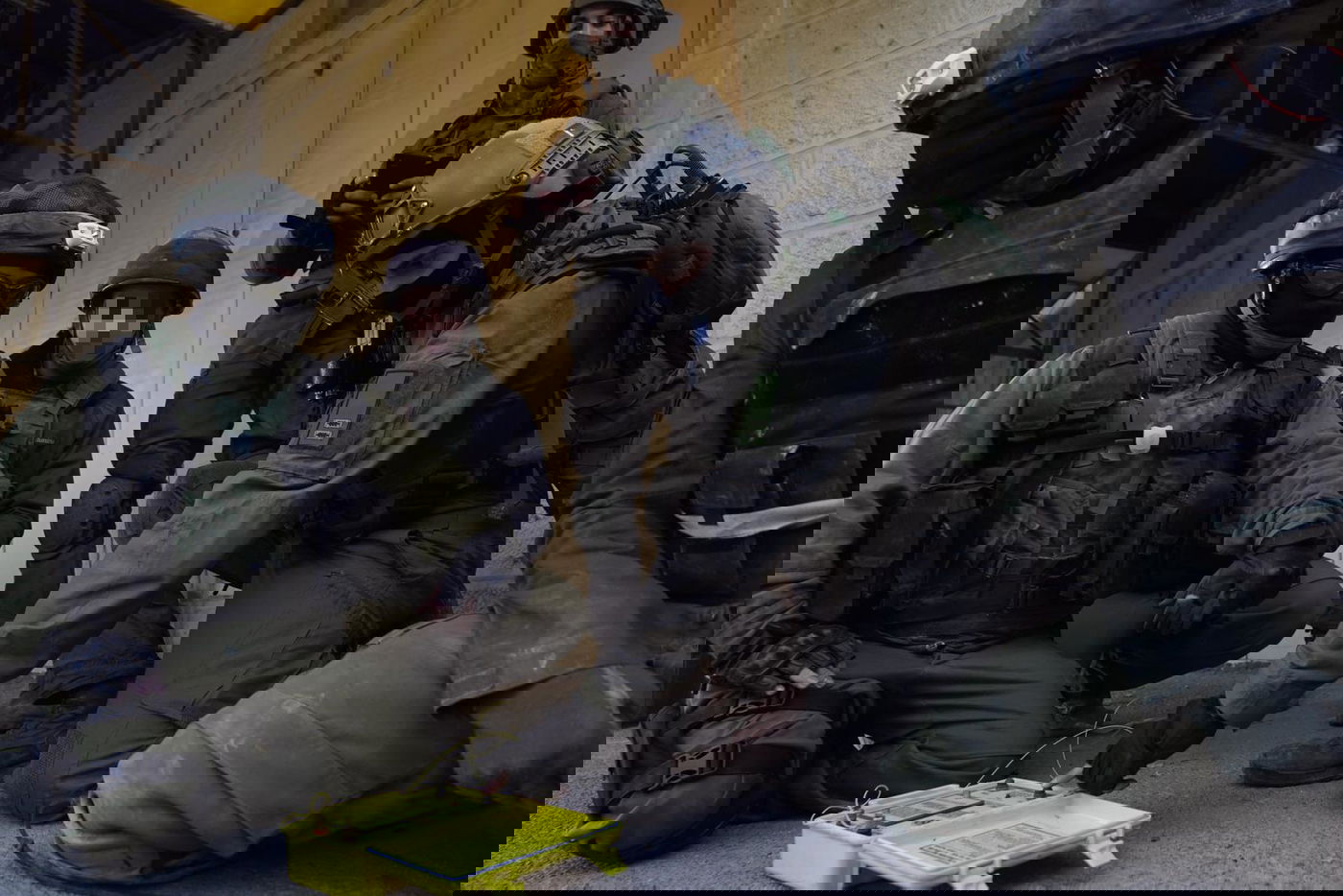 צפו: לוחמי דובדבן הרסו את בית המחבל שרצח את חברם