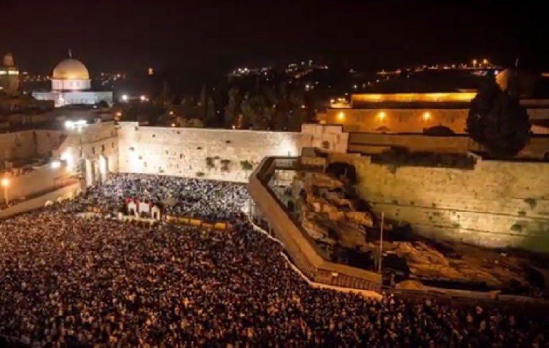 הכותל המערבי. מימין: הרחבה שהוקצתה לרפורמים