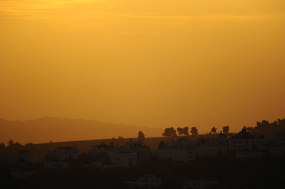 זריחה כפי שניצפתה אתמול בקבר שמואל הנביא