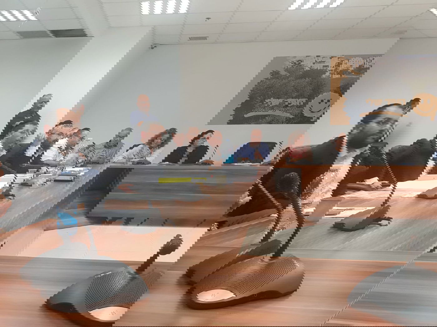 מהומה בעיריית בית שמש - הוזעקה אבטחה: 'דגל' מול בלוך