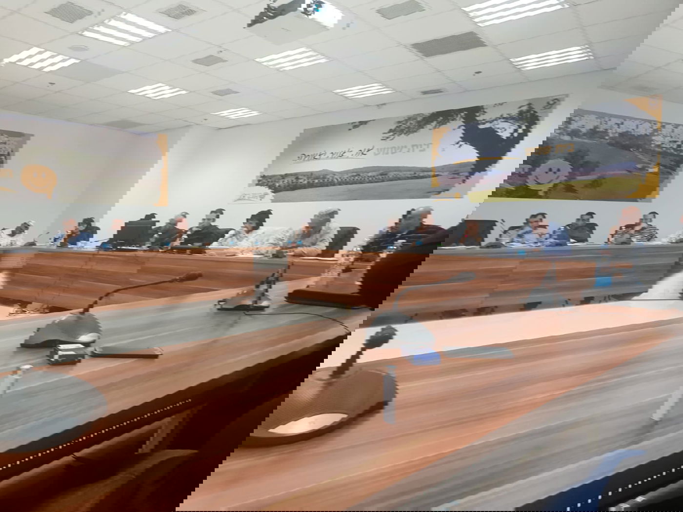 מהומה בעיריית בית שמש - הוזעקה אבטחה: 'דגל' מול בלוך