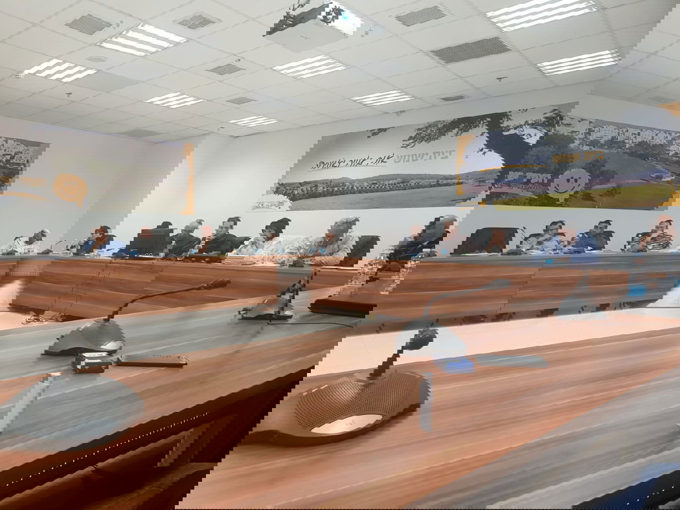 מהומה בעיריית בית שמש - הוזעקה אבטחה: 'דגל' מול בלוך