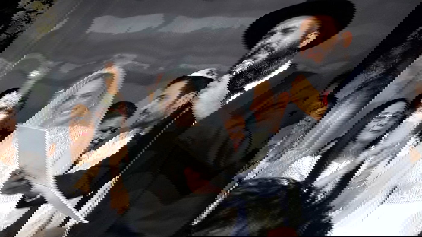 הרב נתנאל בן מעש חיתן את אלירז שדה ואילנית לוי