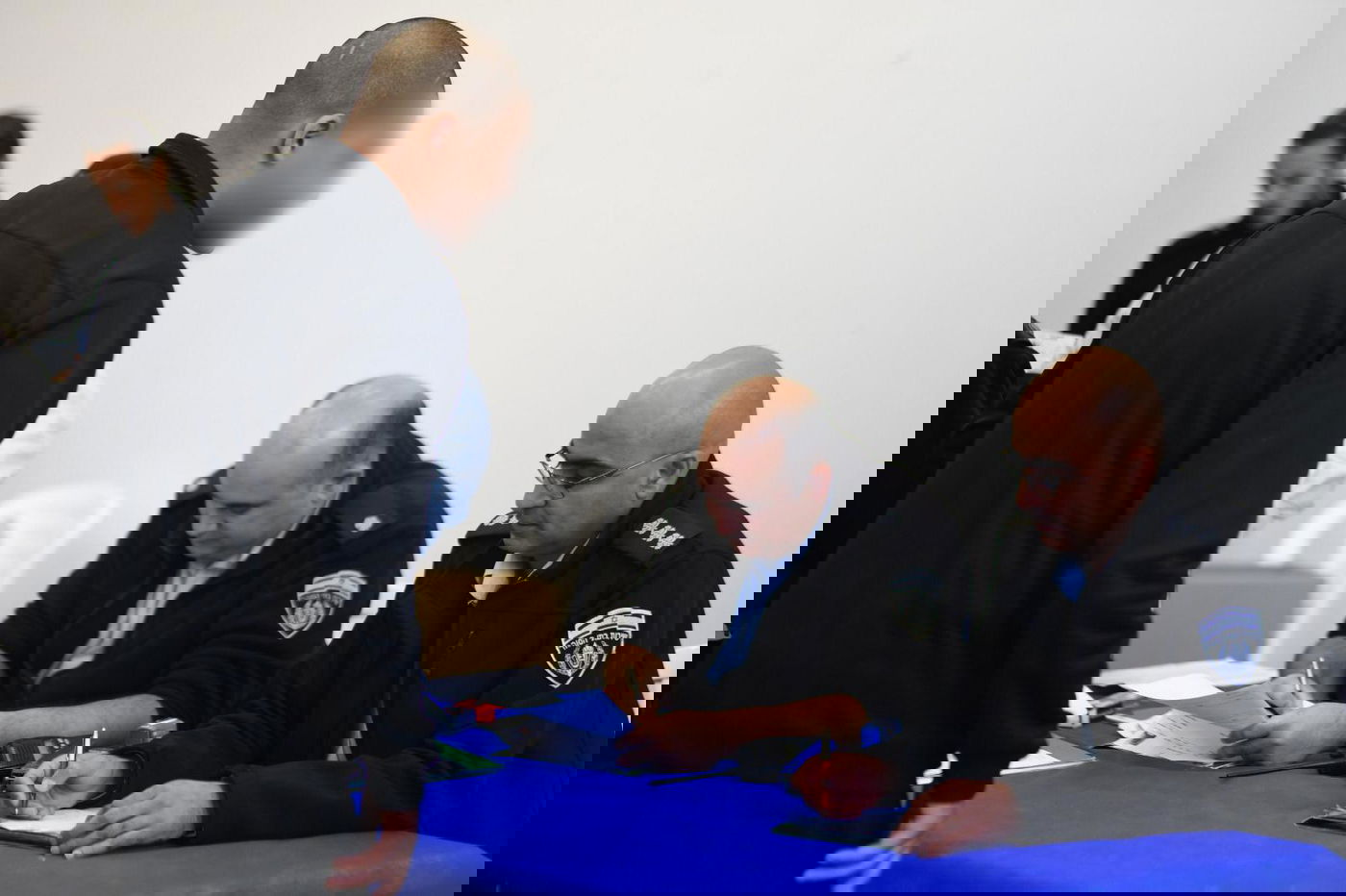 כך שוחררו מאות אסירים מבתי הכלא •  צפו