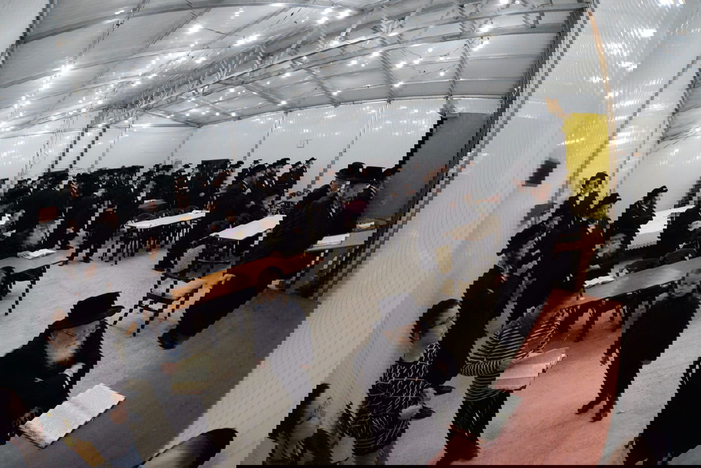 בן הרבי מבעלזא ביקר בביהמ"ד בבני ברק