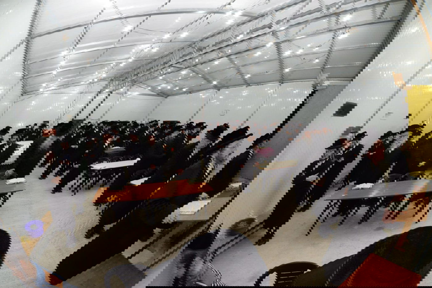 בן הרבי מבעלזא ביקר בביהמ"ד בבני ברק