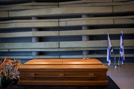 ארונה של רונה רמון ב'מרכז פרס' בת"א