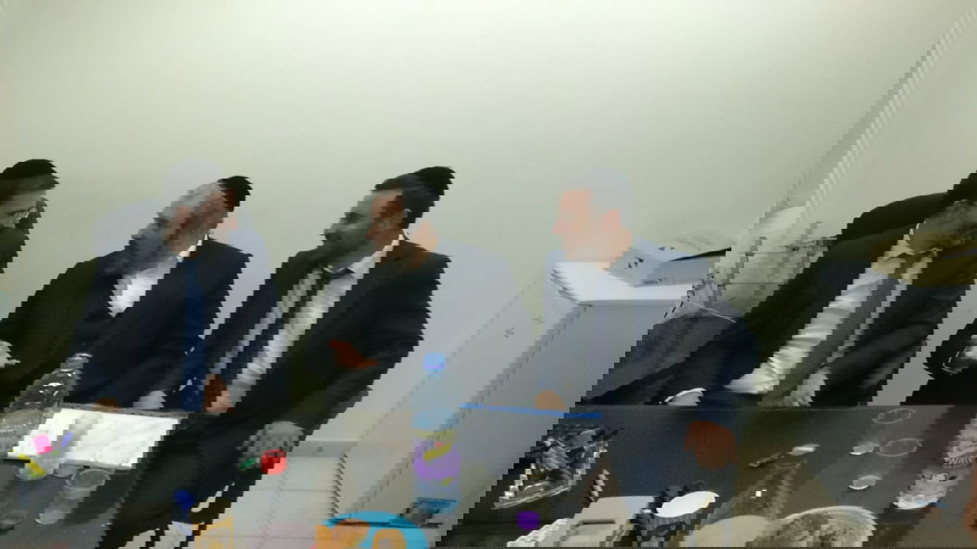 ראש העיר עם שני סגניו