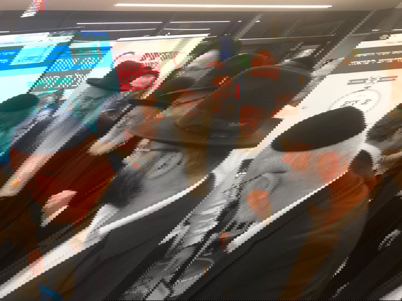 הרב יצחק זילברשטיין הגיע ללות את הפעילים ולעודדם