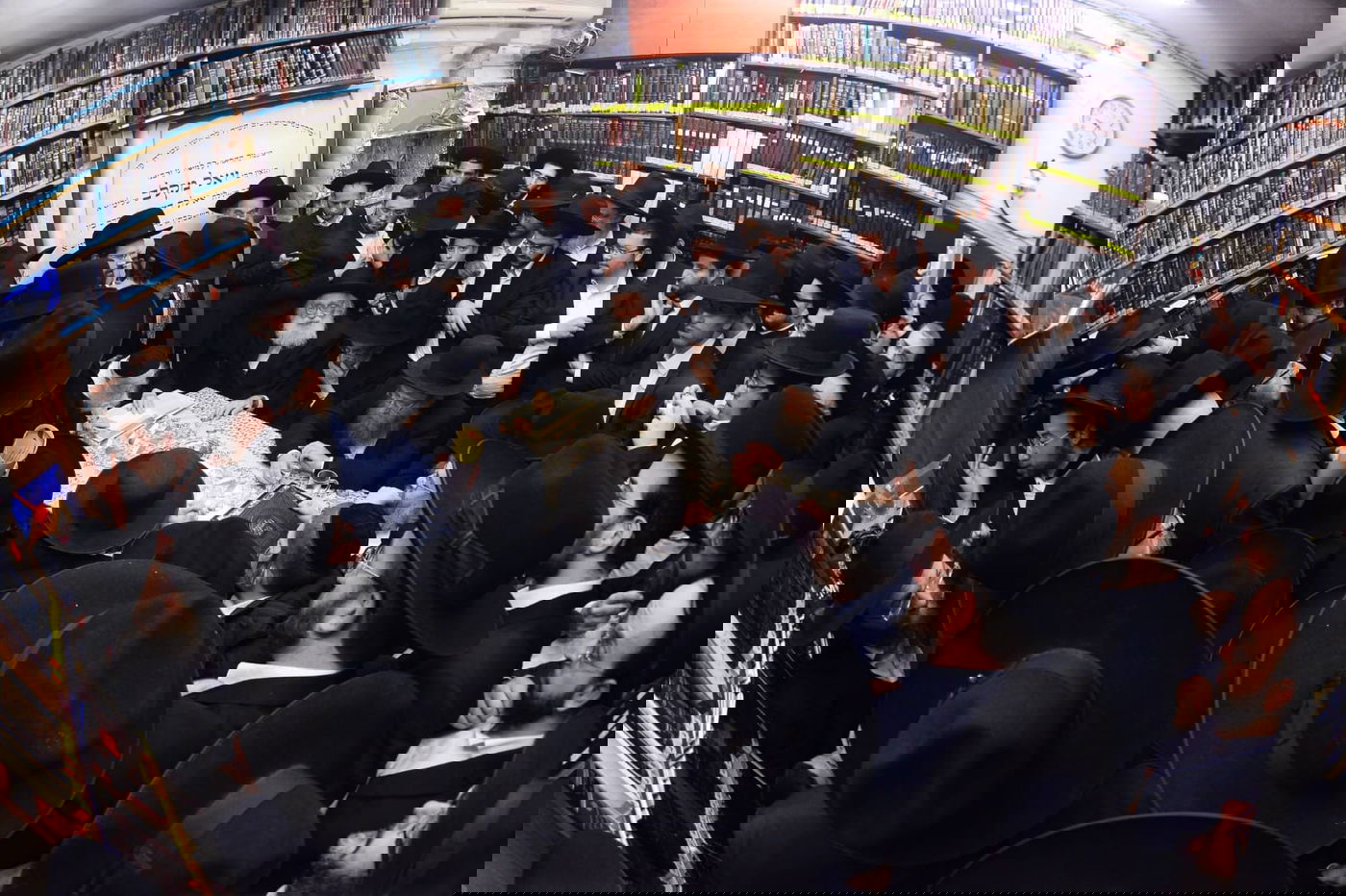 מרן שר התורה הכתיר את תלמידו לרב בבני ברק