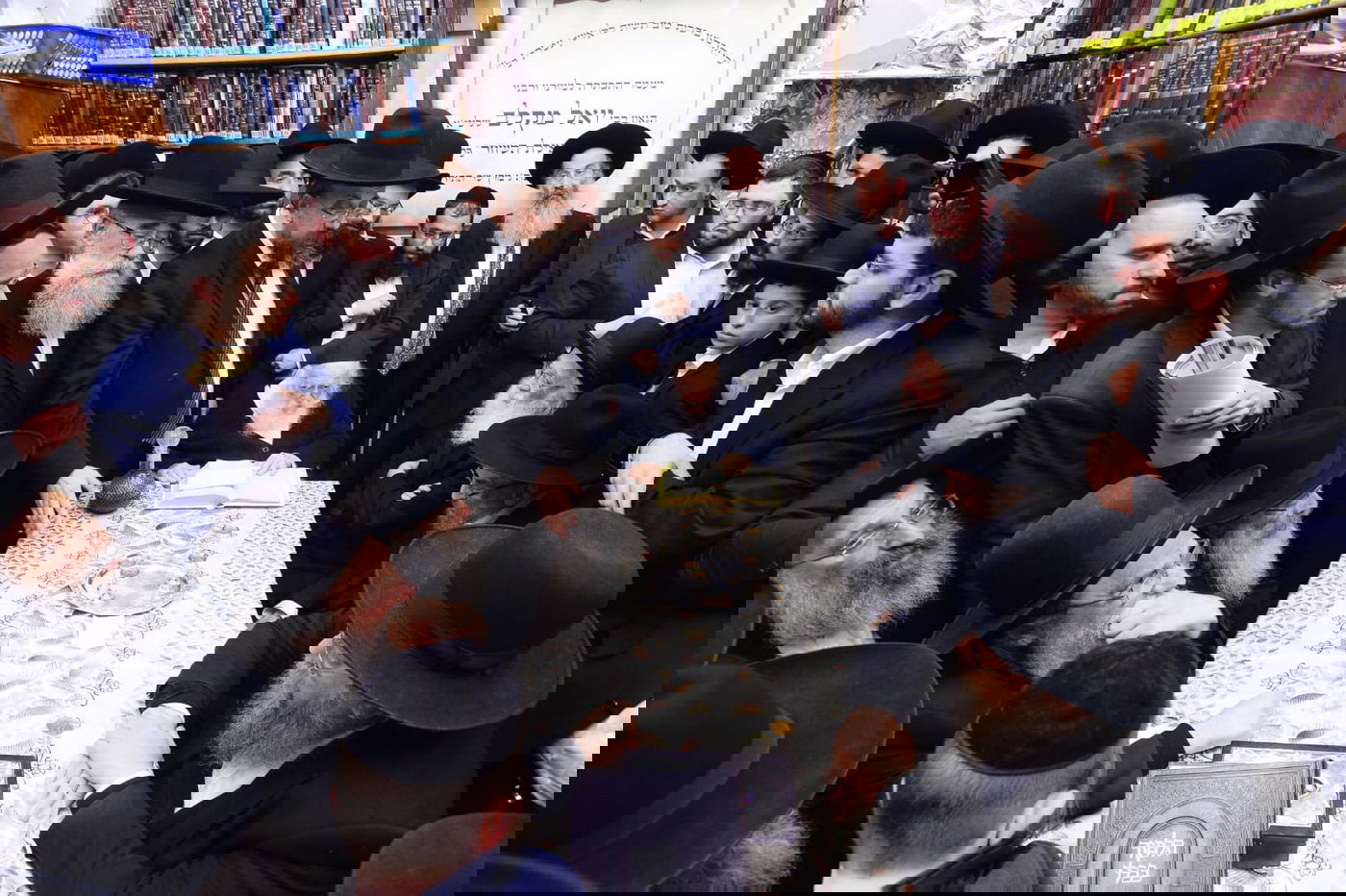 מרן שר התורה הכתיר את תלמידו לרב בבני ברק