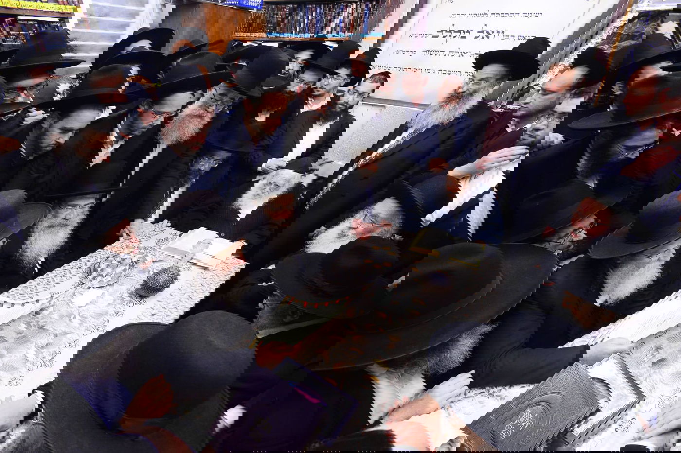 מרן שר התורה הכתיר את תלמידו לרב בבני ברק