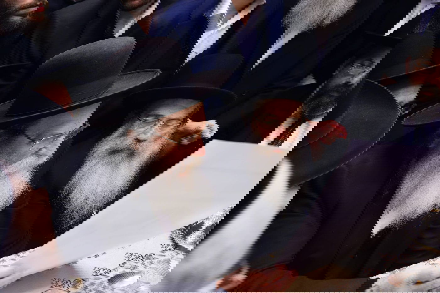 מרן שר התורה הכתיר את תלמידו לרב בבני ברק