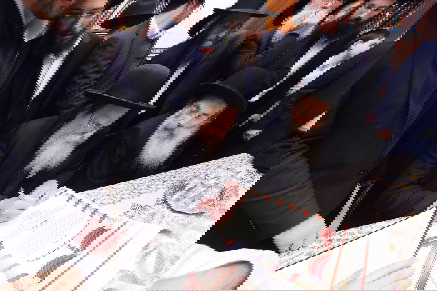 מרן שר התורה הכתיר את תלמידו לרב בבני ברק