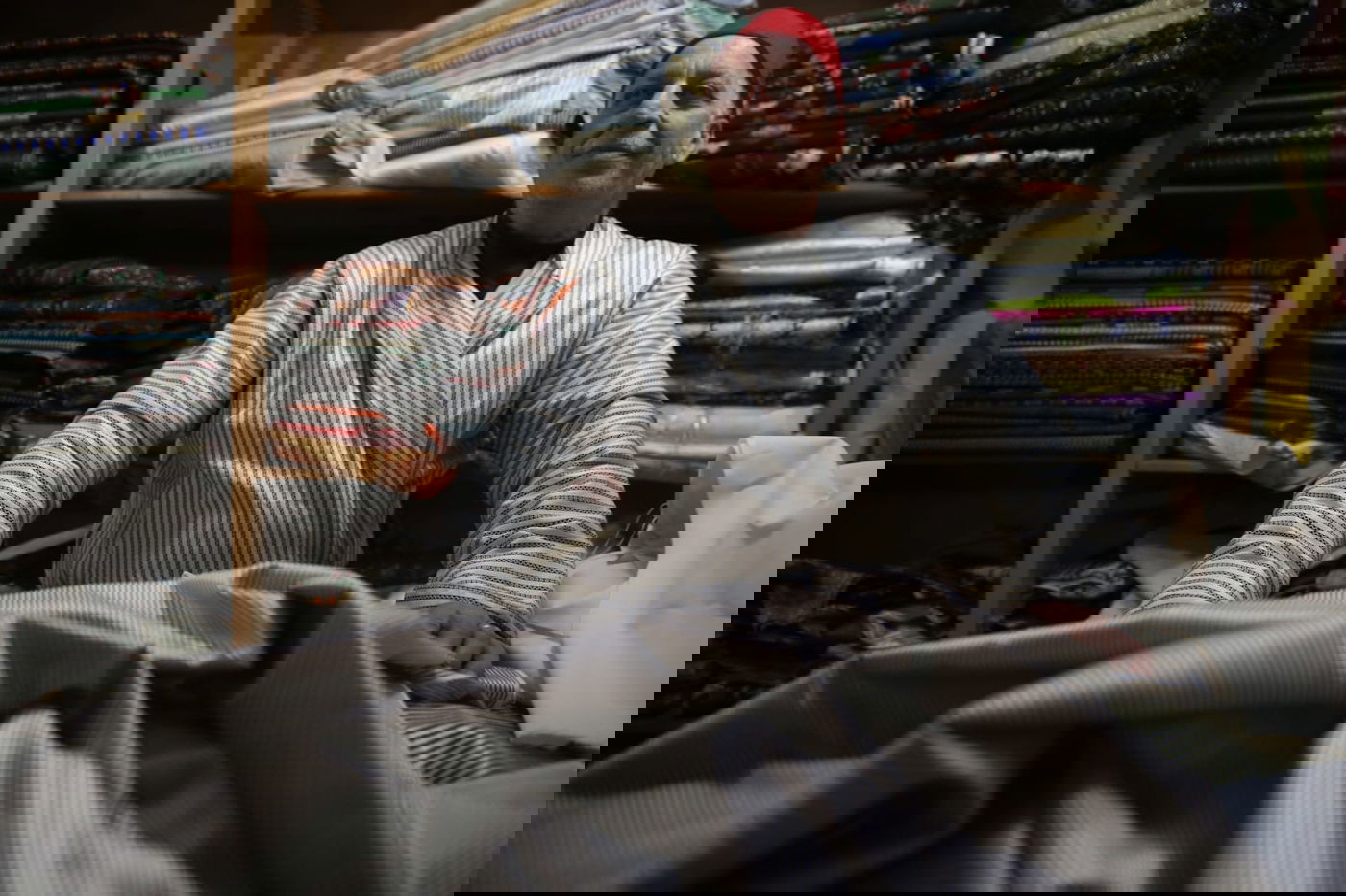 מוכר הגלימות למרן והבדים לנשות השאלים