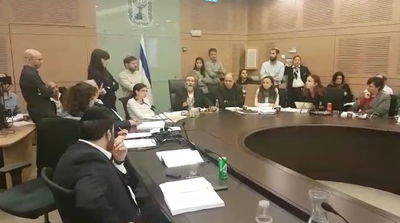 גפני: "השבת תובעת את עלבונה מהרכבת"