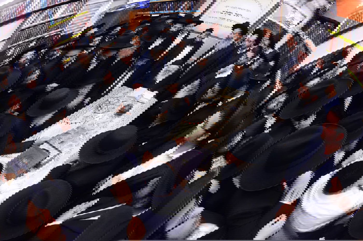 מרן שר התורה הכתיר את תלמידו לרב בבני ברק